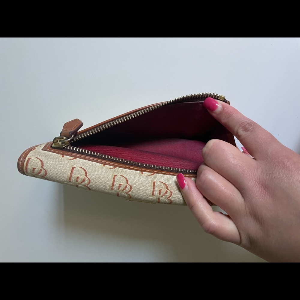 Dooney & Bourke wallet - Picture 3 of 4